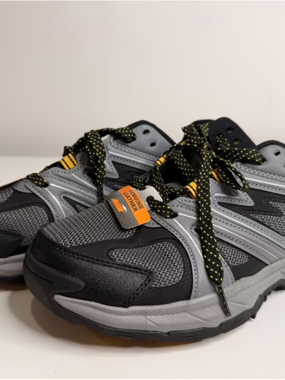 Avia Men’s Size 8 Wide Athletic Shoes Gray Black Yellow Leather Sneakers